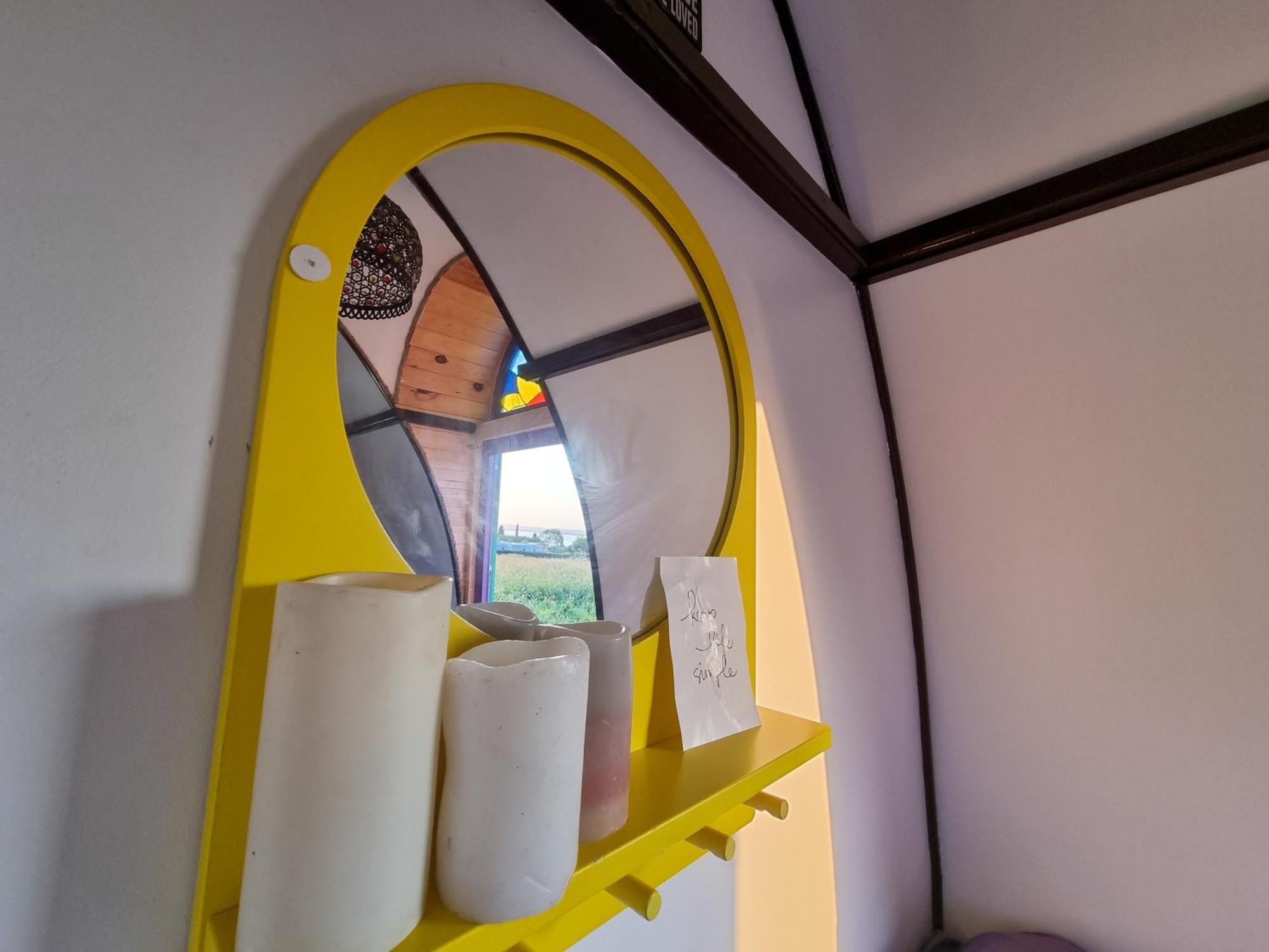 Central Tiny Houses Бухарест Екстер'єр фото