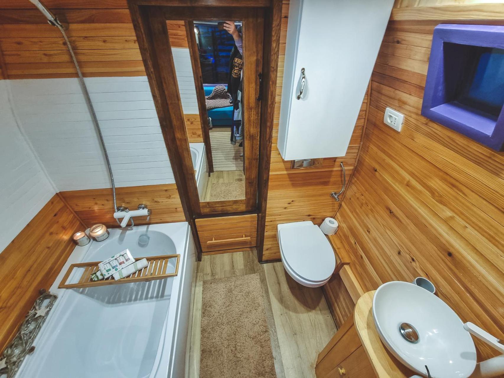 Central Tiny Houses Бухарест Екстер'єр фото